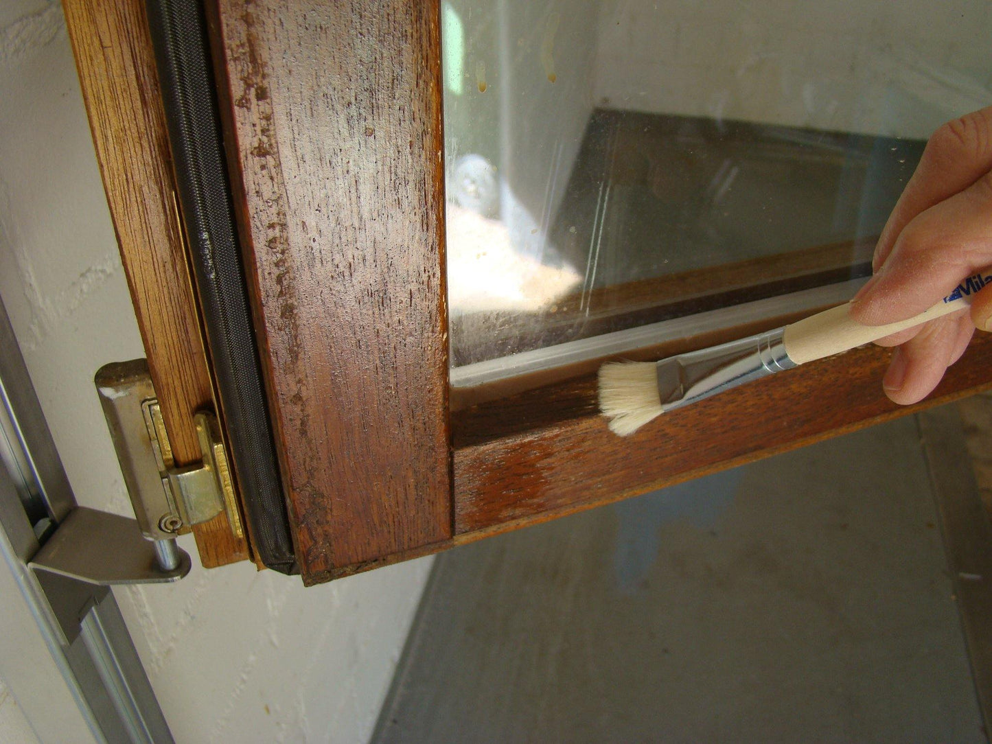 Fenster streichen | Abstand zum Fensterrahmen | Lackierscharnier
